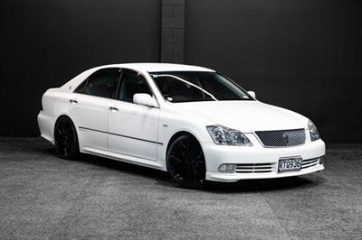 2004 Toyota Crown - Thumbnail