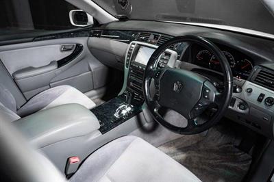 2004 Toyota Crown - Thumbnail