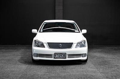 2004 Toyota Crown - Thumbnail