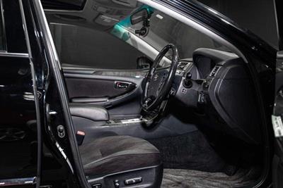 2004 Toyota Crown - Thumbnail