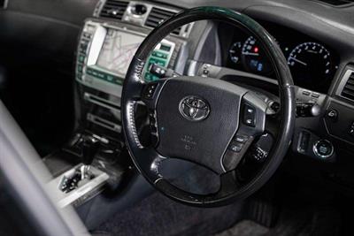 2004 Toyota Crown - Thumbnail