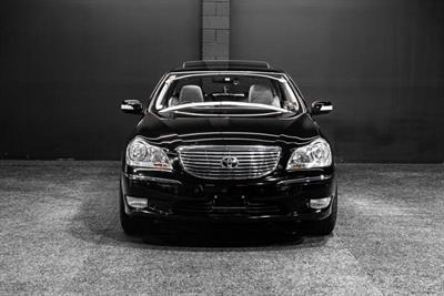 2004 Toyota Crown - Thumbnail