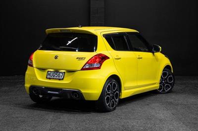 2012 Suzuki Swift - Thumbnail