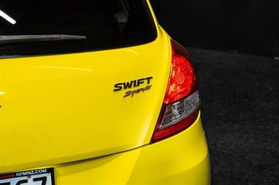 2012 Suzuki Swift - Thumbnail