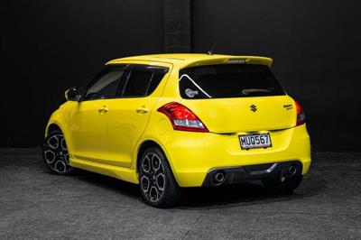 2012 Suzuki Swift - Thumbnail
