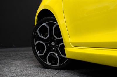 2012 Suzuki Swift - Thumbnail