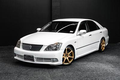 2004 Toyota Crown - Thumbnail