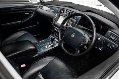 2004 Toyota Crown - Thumbnail
