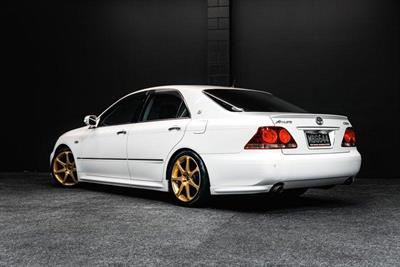 2004 Toyota Crown - Thumbnail