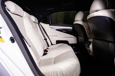 2013 Lexus LS 460 - Thumbnail