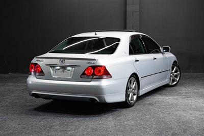 2004 Toyota Crown - Thumbnail