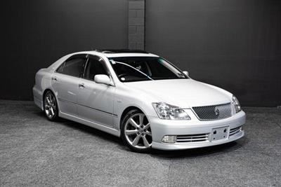 2004 Toyota Crown - Thumbnail