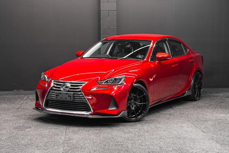 2017 Lexus IS 300h
