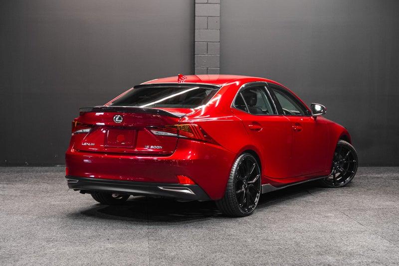 2017 Lexus IS 300h