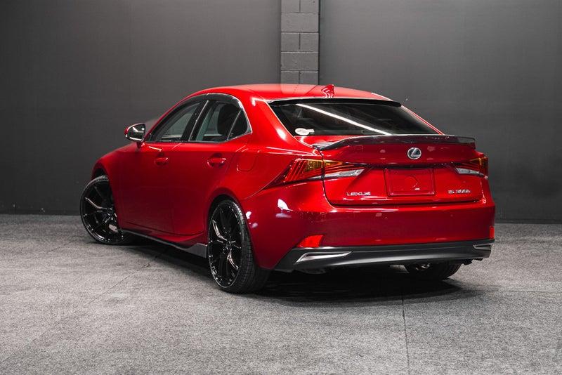 2017 Lexus IS 300h