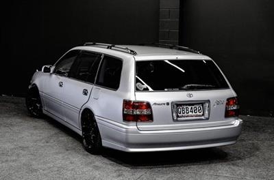 2002 Toyota Crown - Thumbnail
