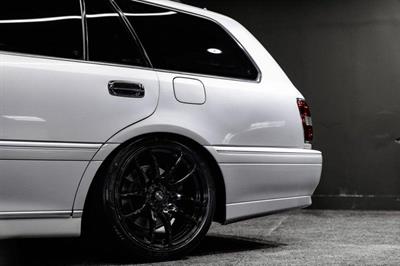 2002 Toyota Crown - Thumbnail