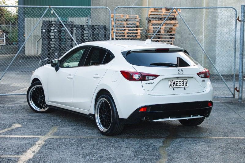 2014 Mazda Axela