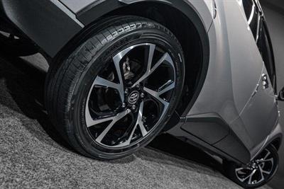 2018 Toyota C-HR - Thumbnail