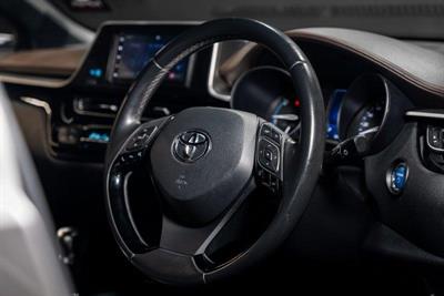 2018 Toyota C-HR - Thumbnail