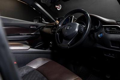 2018 Toyota C-HR - Thumbnail