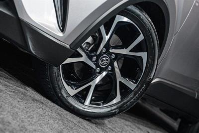 2018 Toyota C-HR - Thumbnail