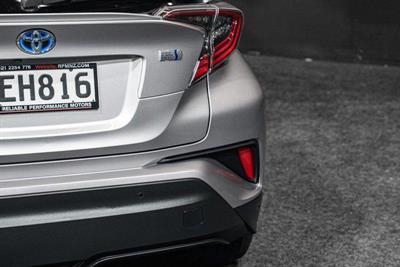 2018 Toyota C-HR - Thumbnail