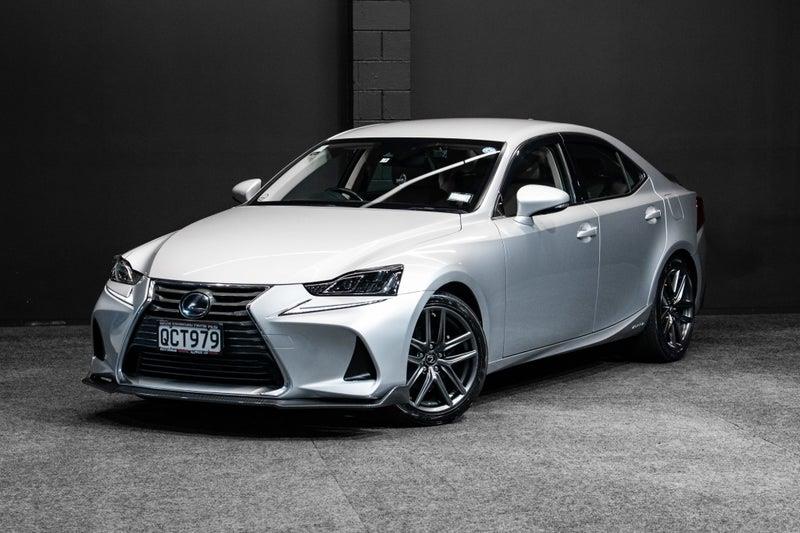 2016 Lexus IS 300h
