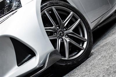 2016 Lexus IS 300h - Thumbnail
