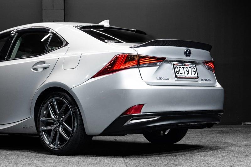 2016 Lexus IS 300h