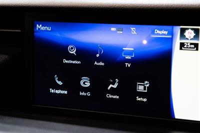 2016 Lexus IS 300h - Thumbnail