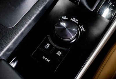 2013 Lexus IS 300h - Thumbnail