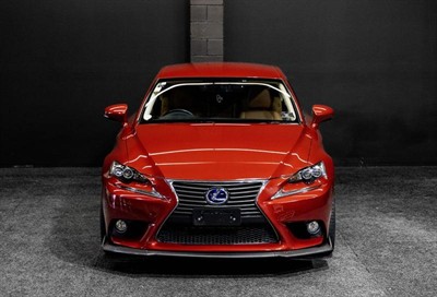 2013 Lexus IS 300h - Thumbnail
