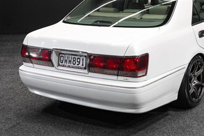 2000 Toyota Crown - Thumbnail