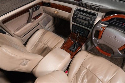 2000 Toyota Crown - Thumbnail