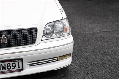 2000 Toyota Crown - Thumbnail
