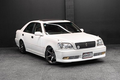 2000 Toyota Crown - Thumbnail