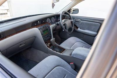 2000 Nissan Laurel - Thumbnail