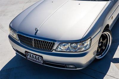 2000 Nissan Laurel - Thumbnail