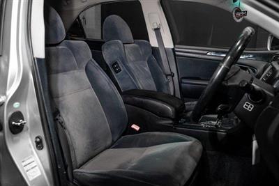 2004 Toyota Crown - Thumbnail