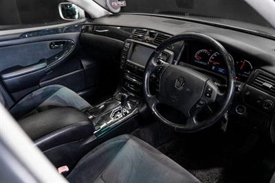 2004 Toyota Crown - Thumbnail