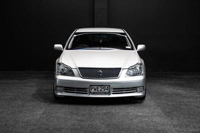 2004 Toyota Crown - Thumbnail