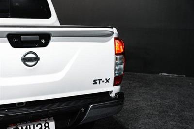 2016 Nissan Navara - Thumbnail