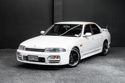 1996 Nissan Skyline - Thumbnail