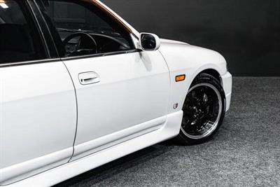1996 Nissan Skyline - Thumbnail