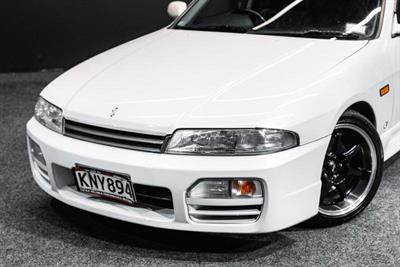 1996 Nissan Skyline - Thumbnail