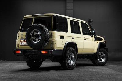 2025 Toyota Land Cruiser - Thumbnail