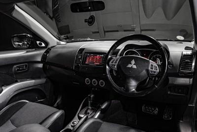 2008 Mitsubishi Outlander - Thumbnail