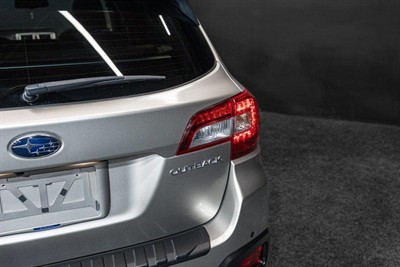 2016 Subaru Legacy - Thumbnail