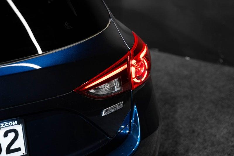 2013 Mazda Axela